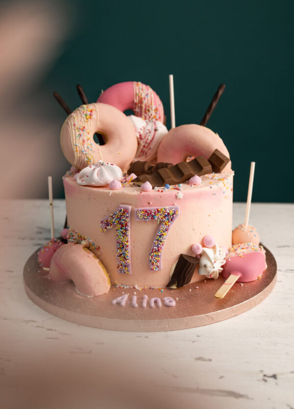 Pinke Donut Torte