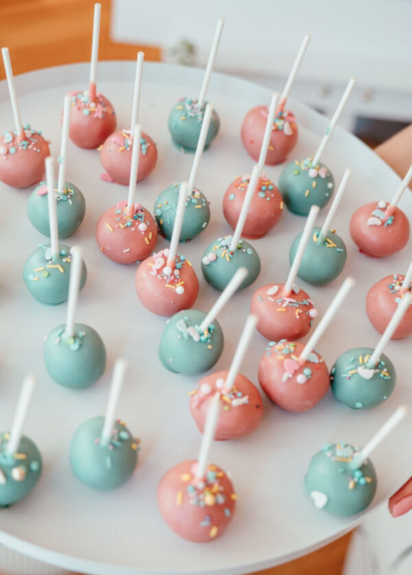 Gender Reveal Cakepops
