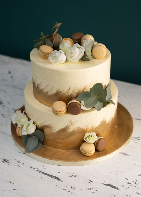 Goldene Macaron Hochzeitstorte